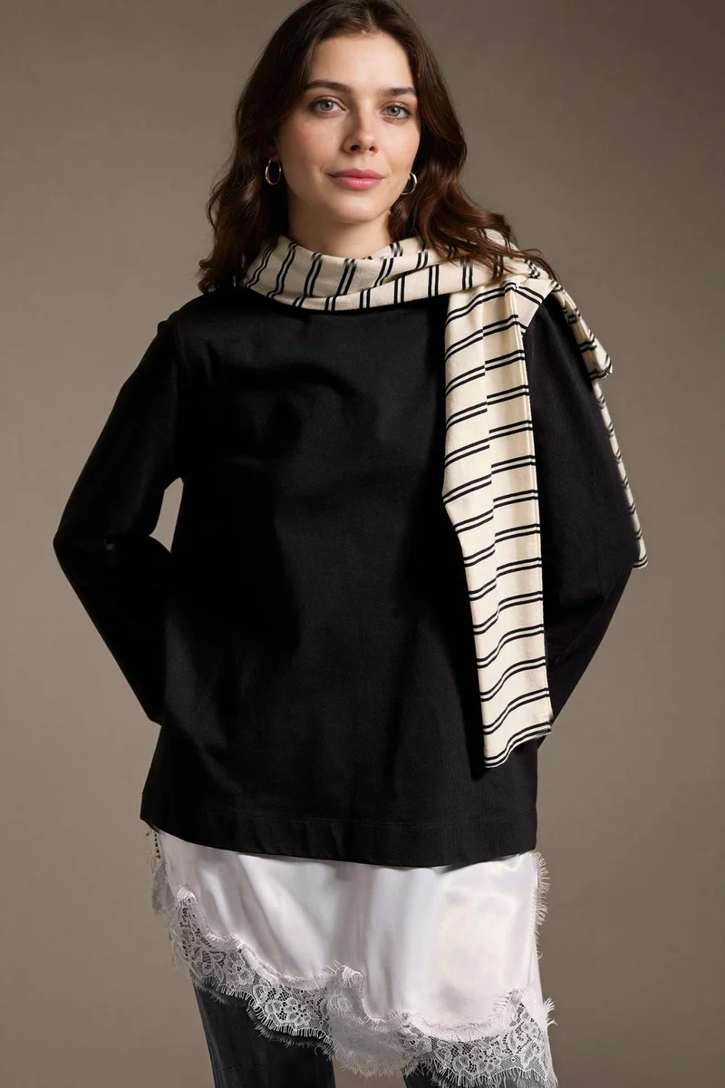 ديفاكتو Regular Fit Crew Neck Short Sleeve Tunic
