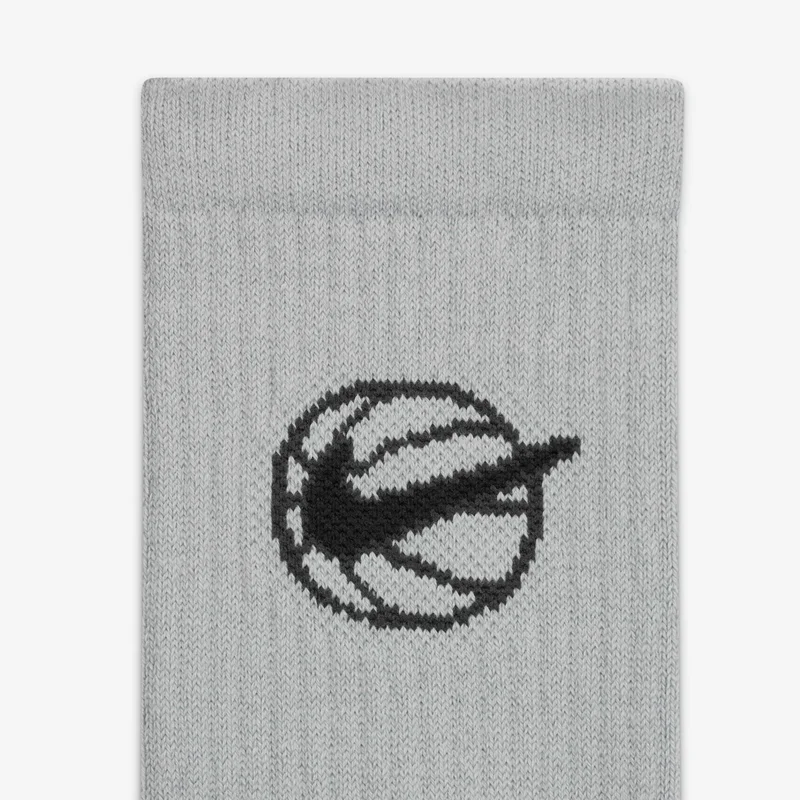 Nike White Everyday Crew Basketball Socks (3 Pairs) for Men | Best Price UAE