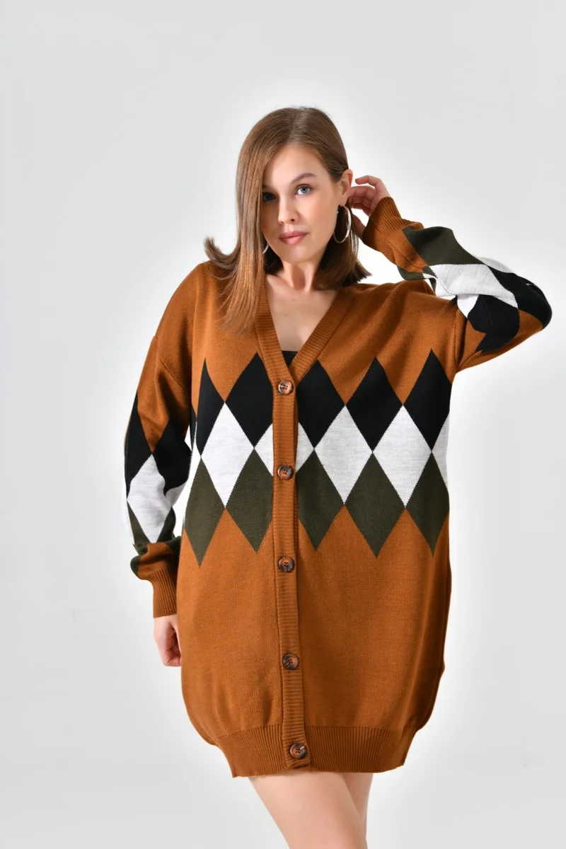 Garmi Women's Chest Diamond Pattern Cardigan Tan