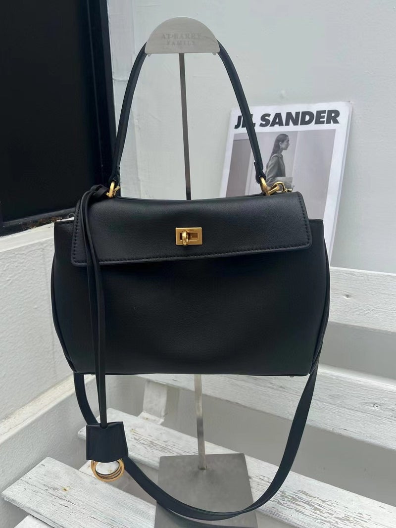 High-End Lock Armpit Bag, Fashionable Commuter Shoulder Crossbody Bag, Soft Waxy Tote Large Capacity Bag - Image 2