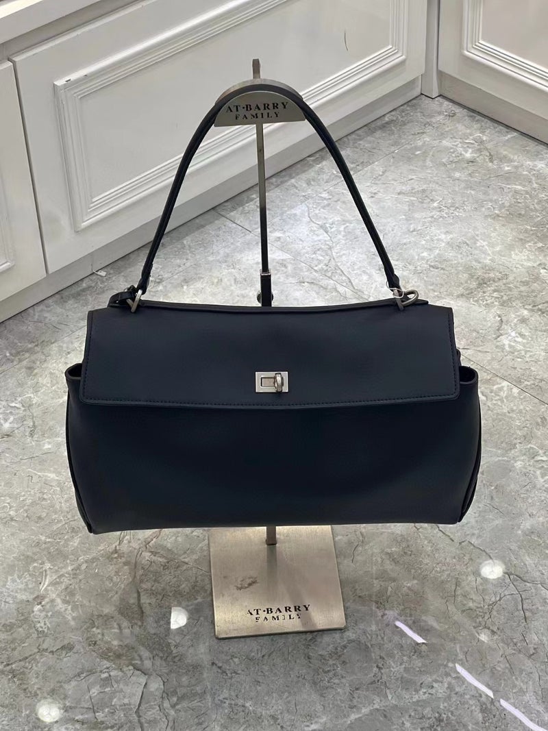 High-End Lock Armpit Bag, Fashionable Commuter Shoulder Crossbody Bag, Soft Waxy Tote Large Capacity Bag - Image 4