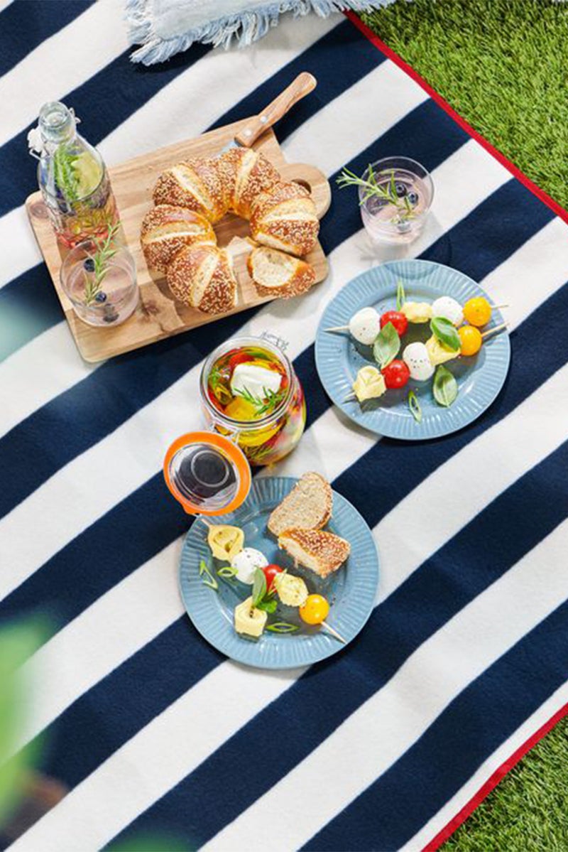 Tchibo Picnic Blanket 130 x 150 cm, Navy Blue/Ivory  - Image 1