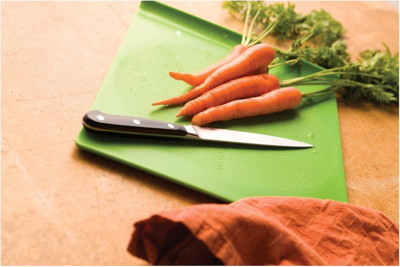 Preserve 14 x 11 Inch Cutting Board Made from Recycled Plastic Red - Image 2