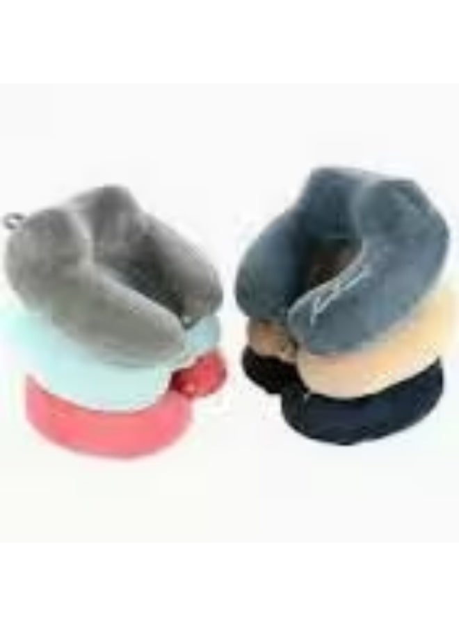 An innovative neck pillow with a pouch and zipper that combines comfort and organization. It will not only relieve your neck during travel or long periods of sitting, but it will also keep your small belongings within easy reach. - Image 1