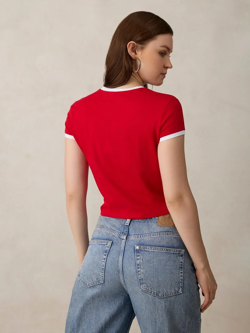 أوجيدر تيشيرت قصير برسومات حمراء