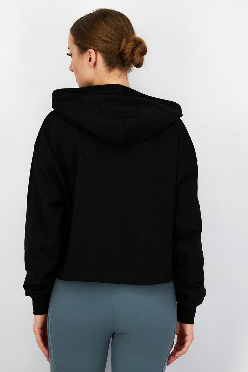 XOXO سويت شيرت نسائي قصير بغطاء رأس بأكمام طويلة، أسود - Image 4