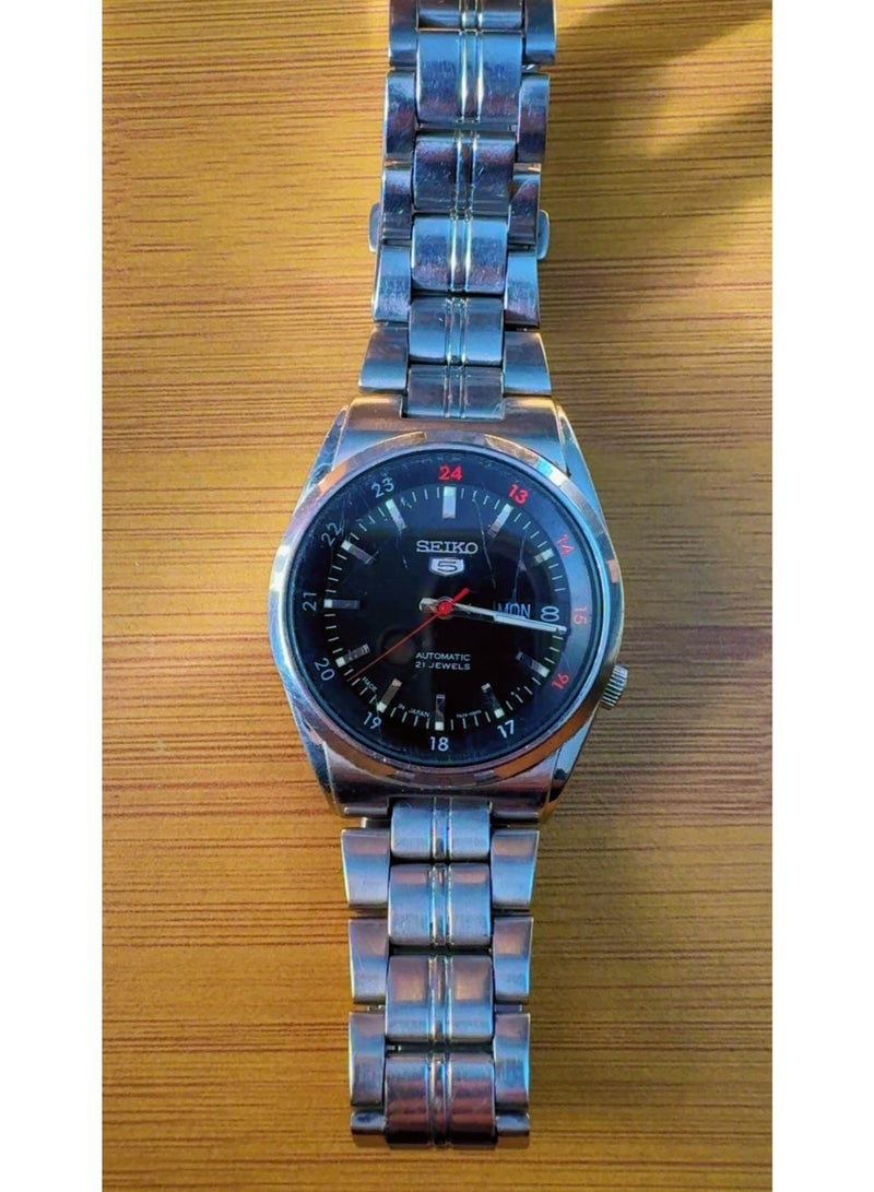 Seiko 5 Automatic 21 Jewels Men's Stainless Steel Watch – Black Dial with Day/Date Display – Pre-Owned (Like New Condition) - Image 2