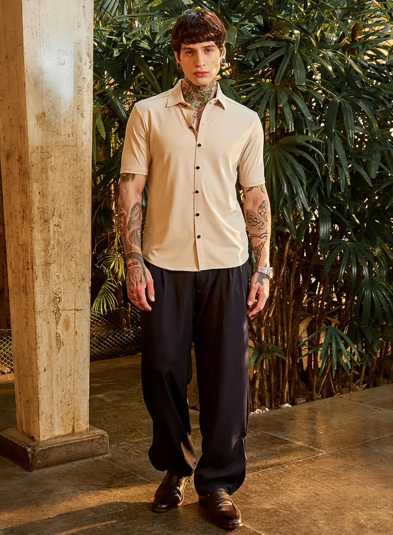 Campus Sutra Campus Sutra Men's Buff Beige Seamless Waffle Shirt For Casual Wear | Spread Collar | Short Regular Sleeves | Button Closure | Shirt Crafted With Comfort Fit For Everyday Wear