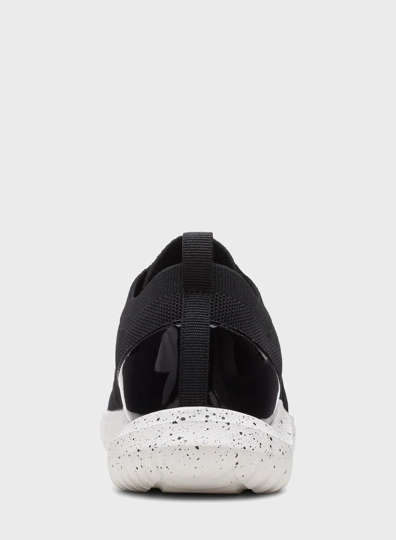 clarks Nova Lumis Low-Heel Sneakers