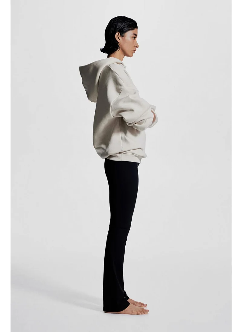 اتش اند ام Flared yoga leggings in SoftMove™