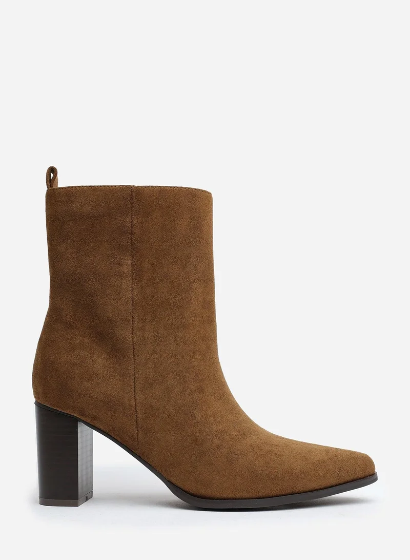 ويرز ذات فروم 'Artic' Block Heel Ankle Boot