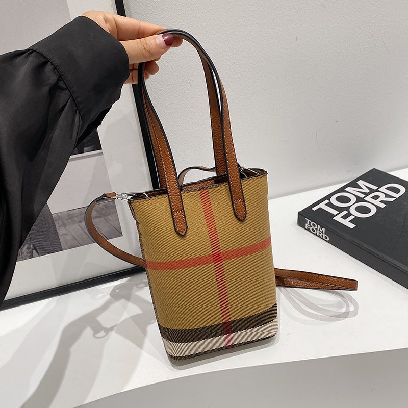 Fashion Contrast Color Bag Women'S High-End Western Style Shoulder Crossbody Bag Niche Design Portable Bucket Bag