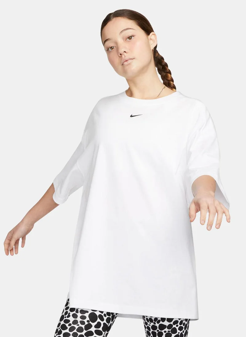 نايكي Women's Sportswear Essential T-Shirt