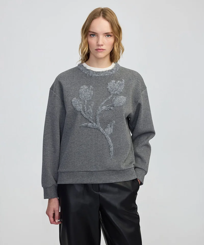 ابيكول 3D Floral Embellished Sweatshirt