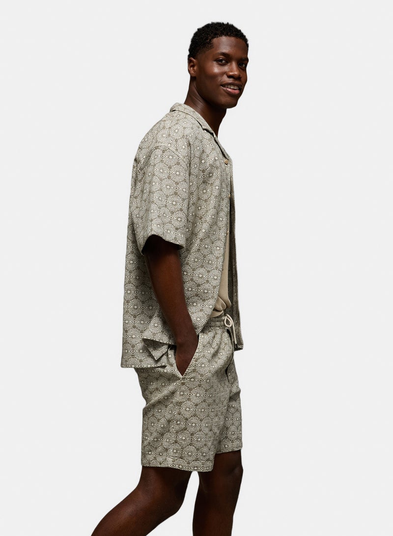 American Eagle AE 7" Lived-In Trekker Short - Image 1