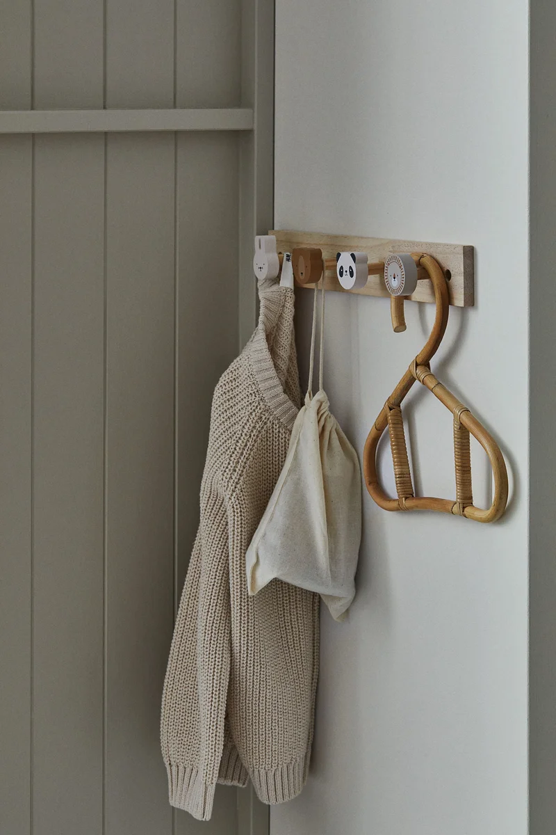 H&M Wooden hanging rack