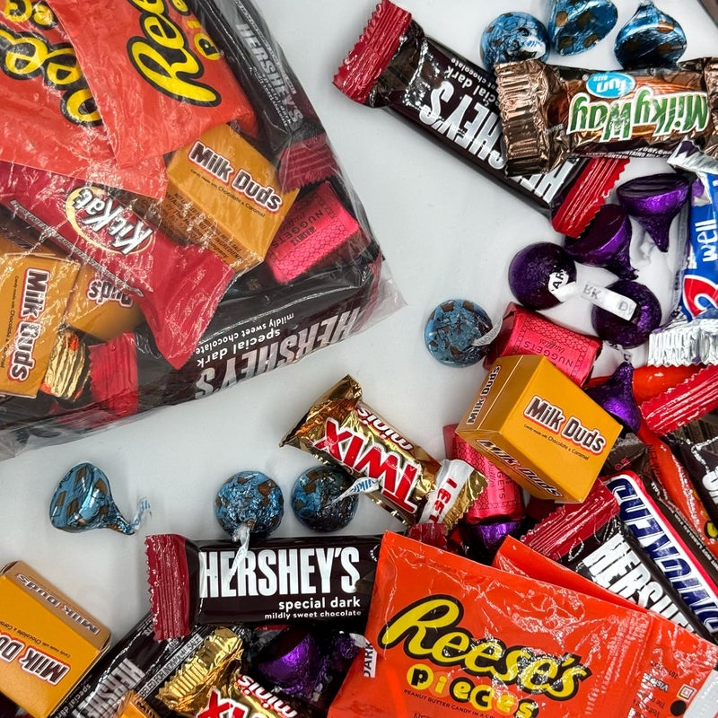 Munchbox عبوة متنوعة من الشوكولاتة من مانش بوكس - 5 أرطال من حلوى الشوكولاتة المتنوعة مع بار صغير والمزيد - Image 2