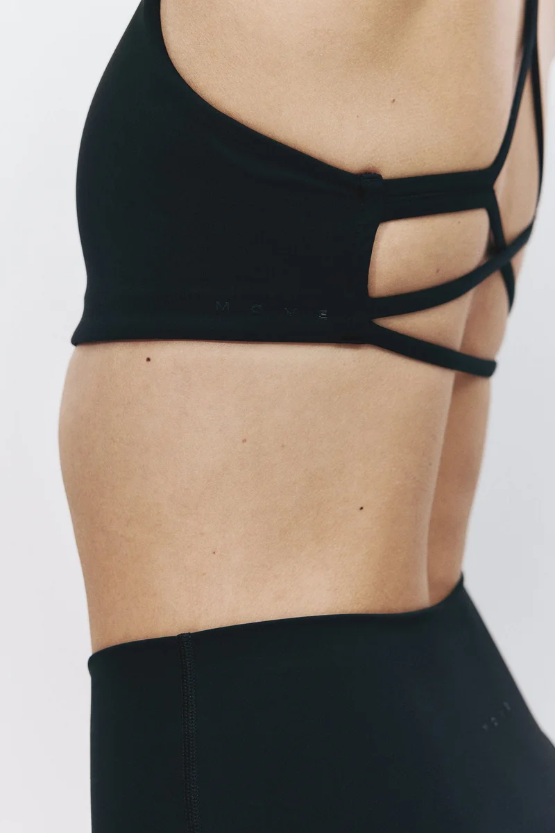 H&M  Medium Support Sports bra with SculptMove™ for Women | Best Price UAE