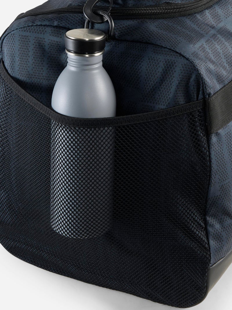 PUMA حقيبة رياضية متوسطة من بومة تشالنجر AOP - Image 4