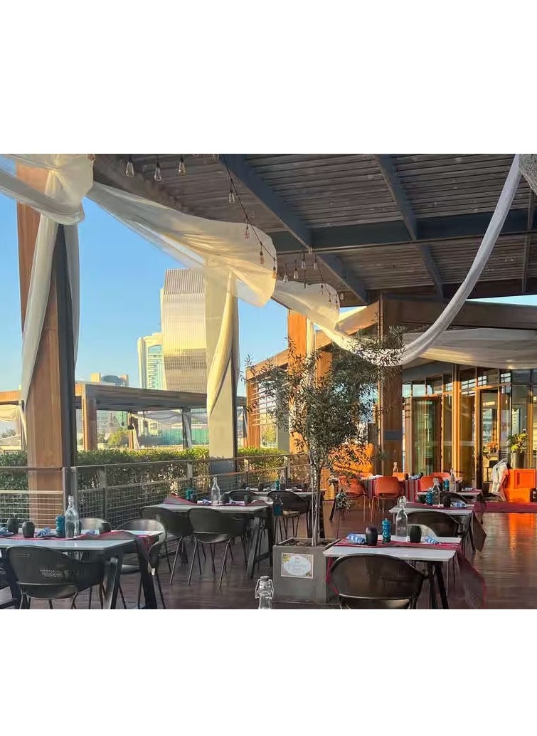 Wondergifts - Luxury Dining for Two at One of the Premier Restaurants in Dubai - Experience Gift - Image 1