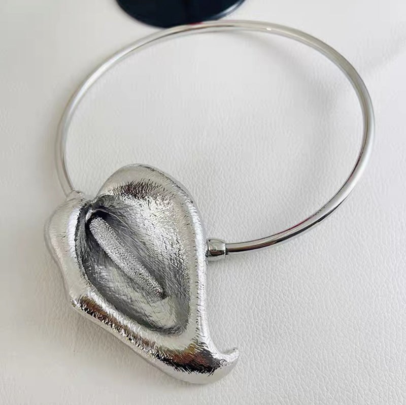 Exaggerated Horseshoe Lotus Pendant Choker Elegant Necklace for Women Silver One 