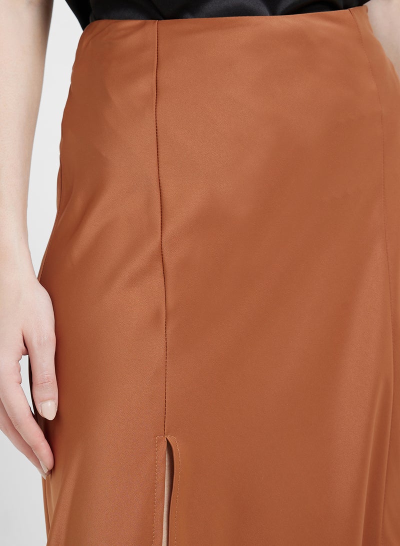 ELLA Satin Skirt With Slit  - Image 4