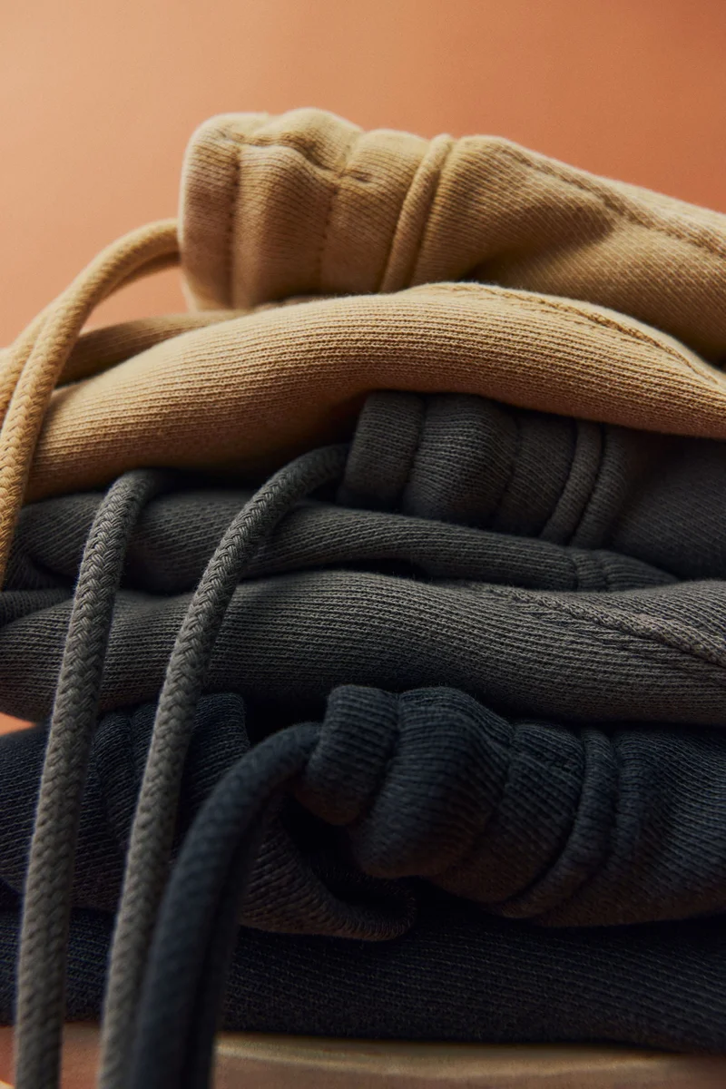 اتش اند ام شورت سويت بقصّة عادية