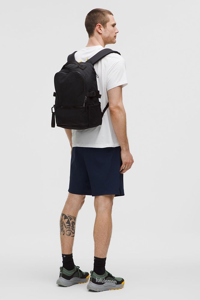 لولوليمون حقيبة كتف مزدوجة، رياضية، للمدرسة، ملابس عادية، التنزه، حقيبة ظهر سعة 22 لتر كبيرة - Image 2