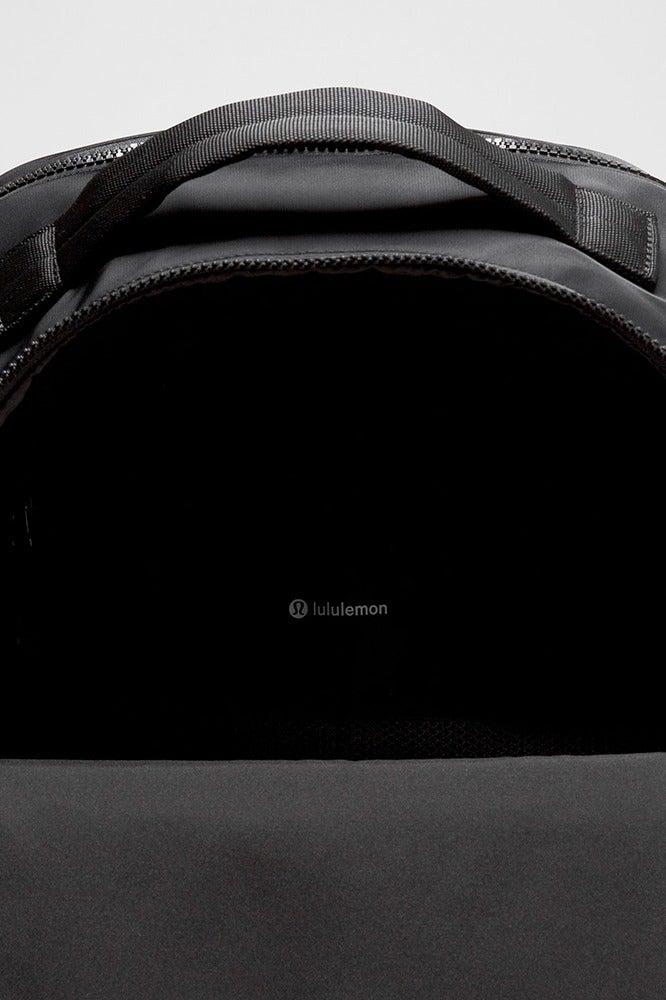 لولوليمون حقيبة كتف مزدوجة، رياضية، للمدرسة، ملابس عادية، التنزه، حقيبة ظهر سعة 22 لتر كبيرة - Image 5
