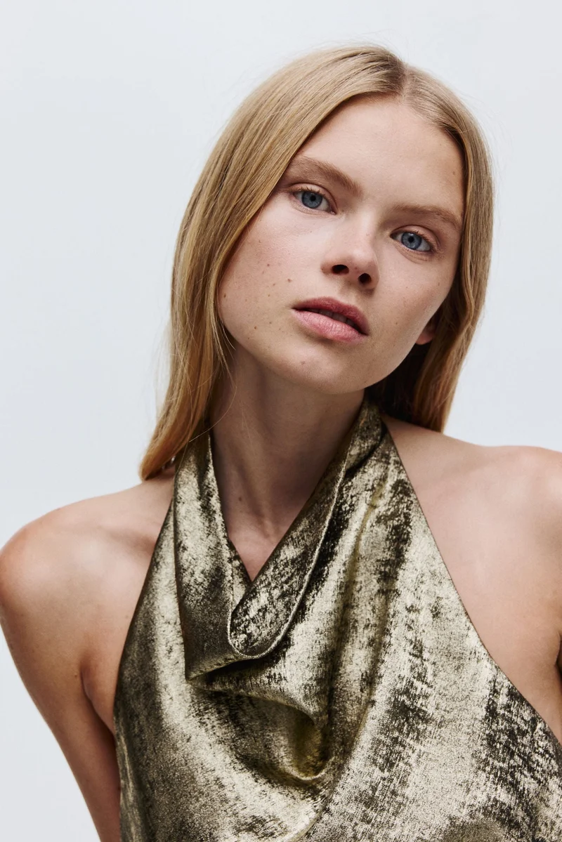 اتش اند ام بلوزة بتصميم شرائط حول الرقبة