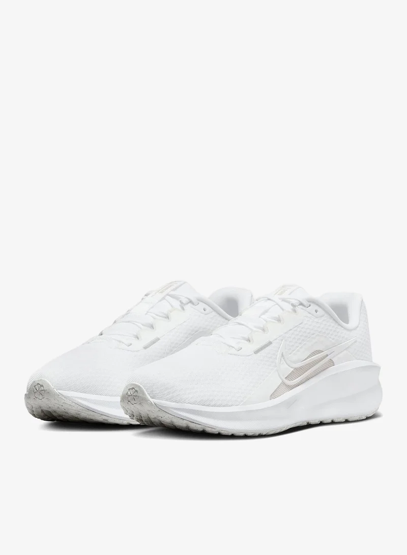 نايكي ناقل الحركة للأسفل 13