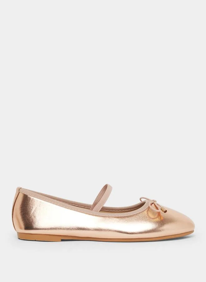 ستايلي حذاء باليرينا مزينة بربطة فيونكة