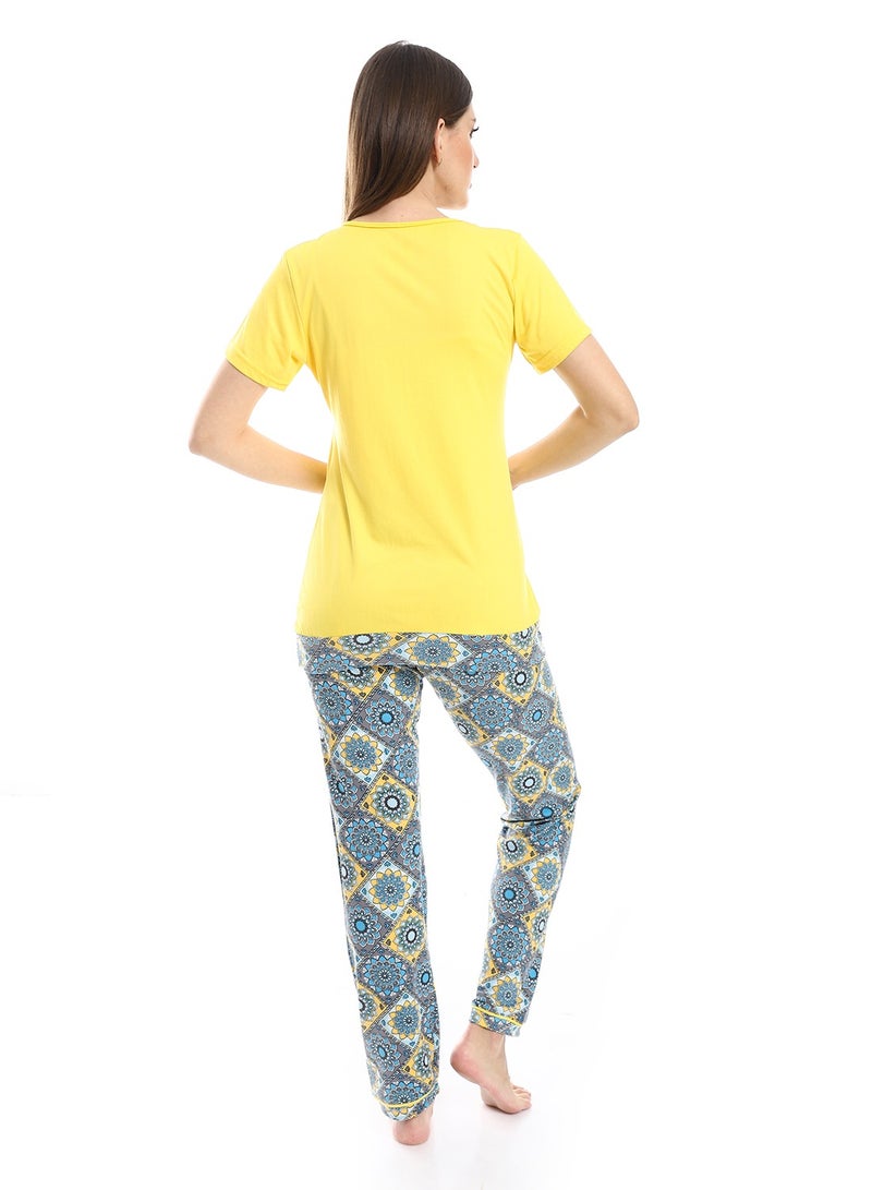 Caesar Women Pajama Set With Half Sleeves And Printed Photo - Image 4
