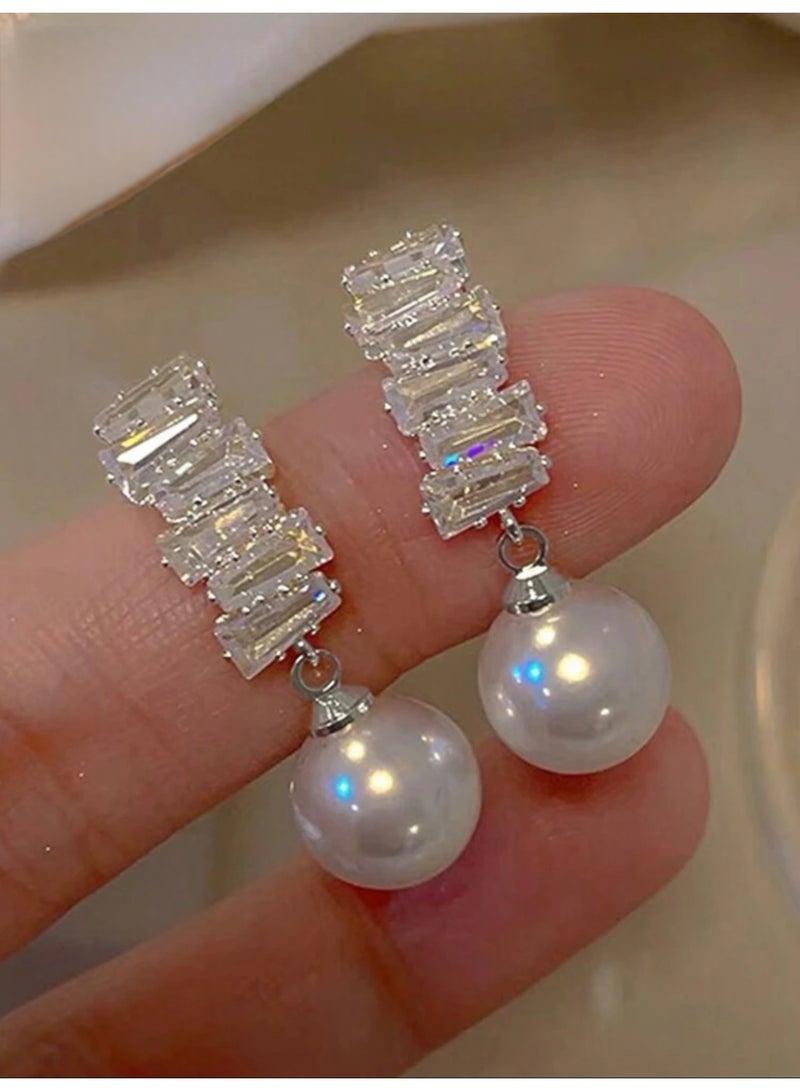 Dangle Charms Trendy And Elegant Earrings For Women - Image 1