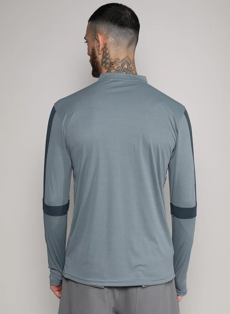 Campus Sutra Men's Charcoal Grey Basic Activewear T-Shirt