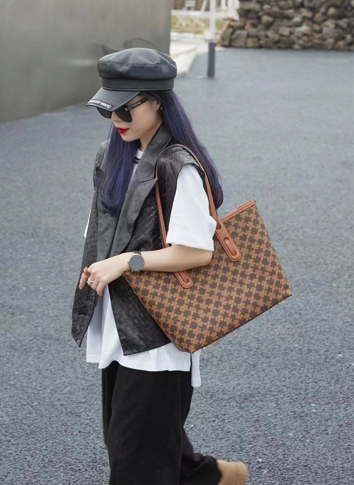 Chomel Fashionable Travel Handbag For Women Leather and PVC - Image 2