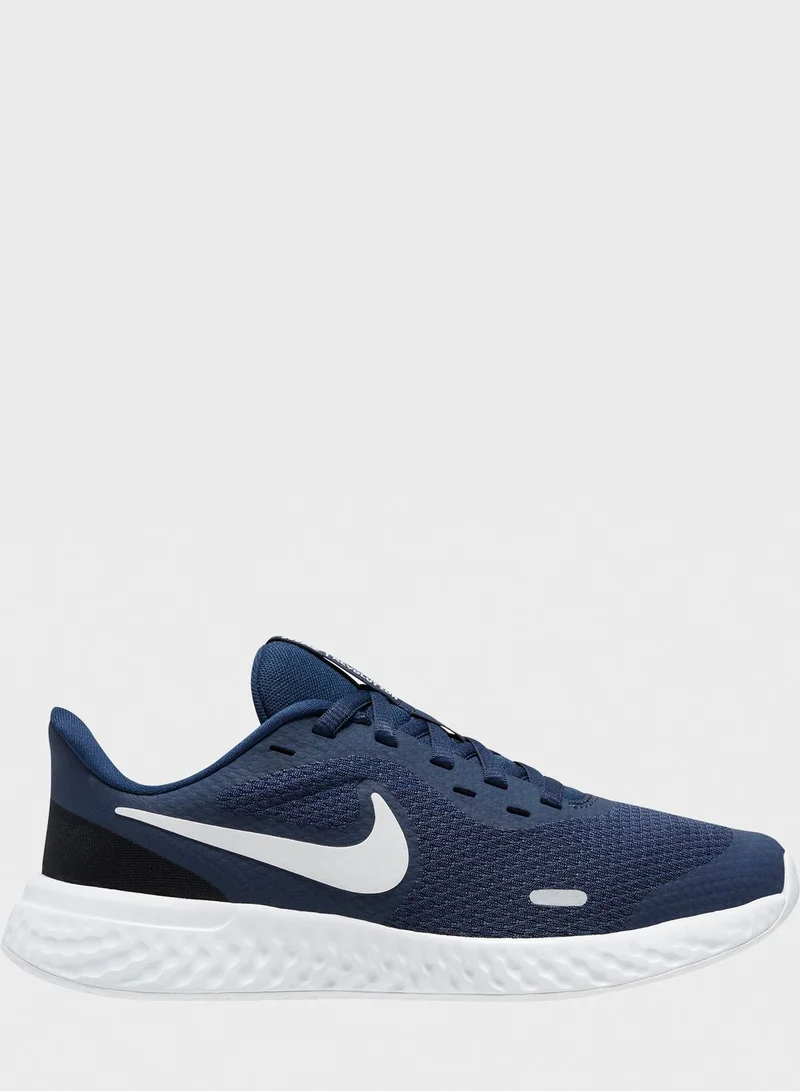 Nike Youth Revolution 5