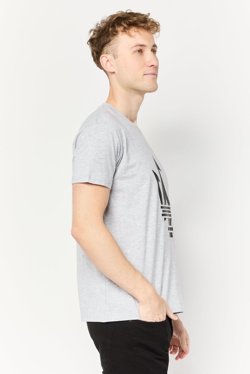 Maserati تي شيرت رجالي بأكمام قصيرة وياقة دائرية بشعار العلامة التجارية، رمادي - Image 3