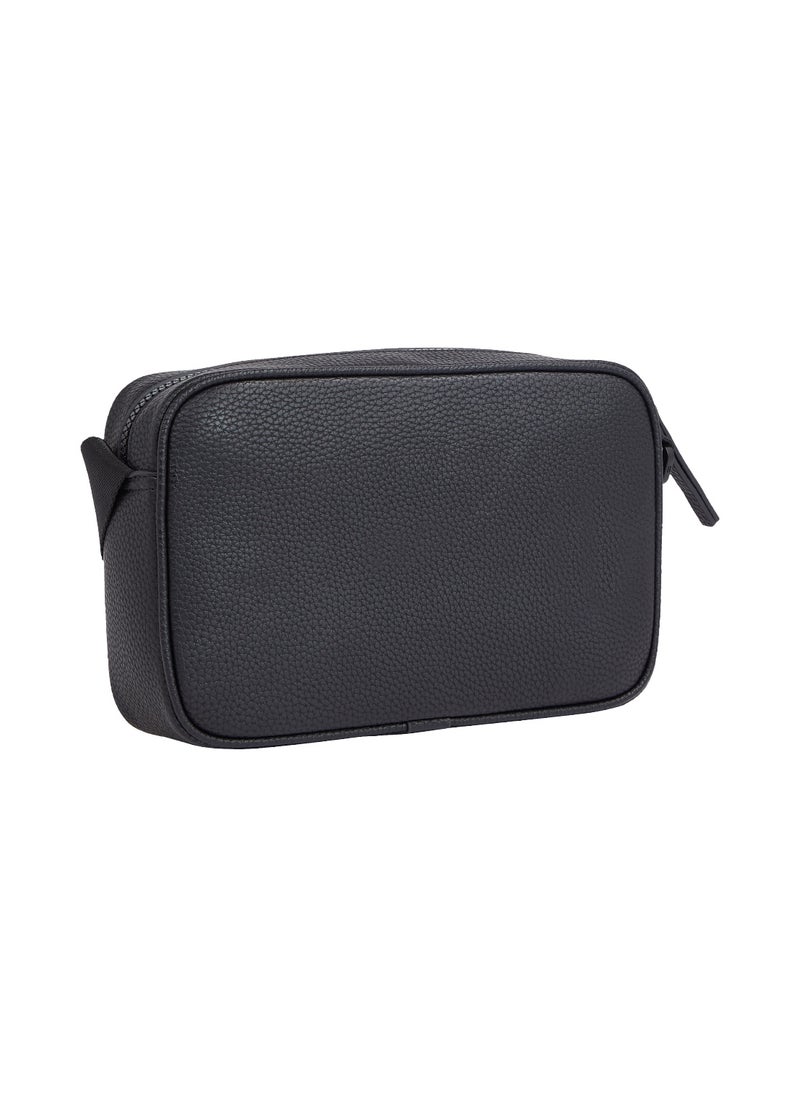TOMMY HILFIGER Men's Essential Metal Logo Reporter Bag - Faux Leather, Black  - Image 2
