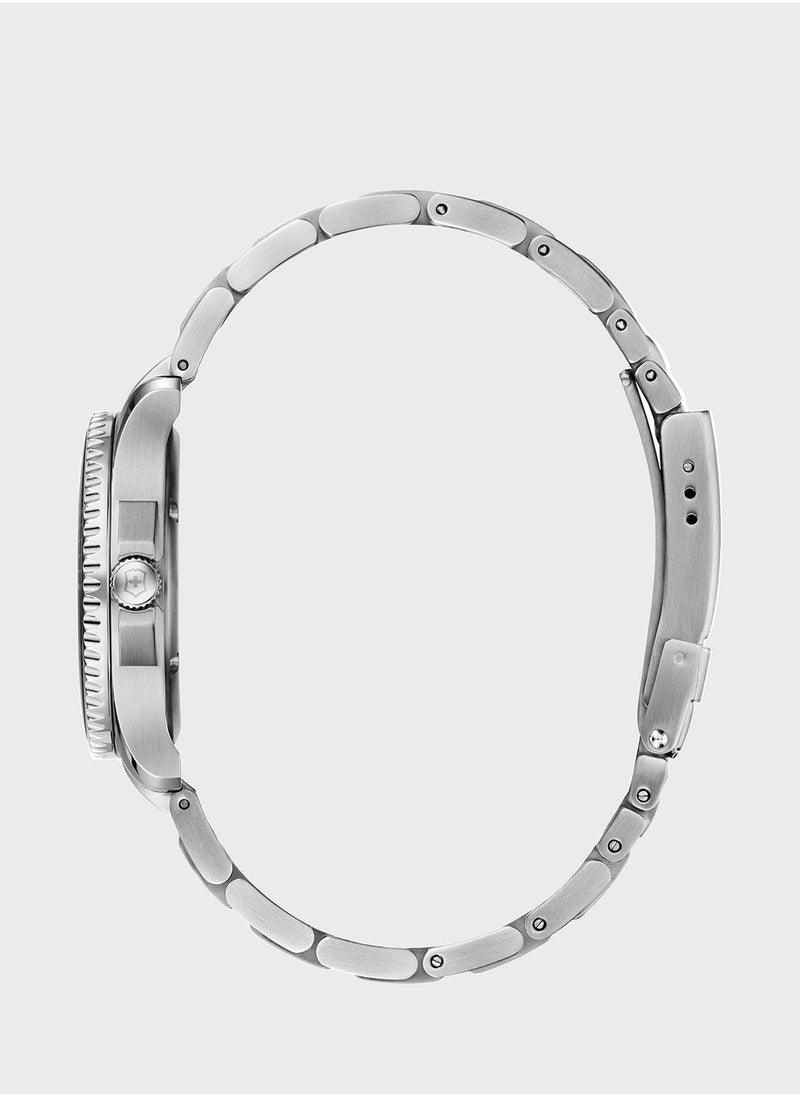 Victorinox Time Teller Analog Watch  - Image 3