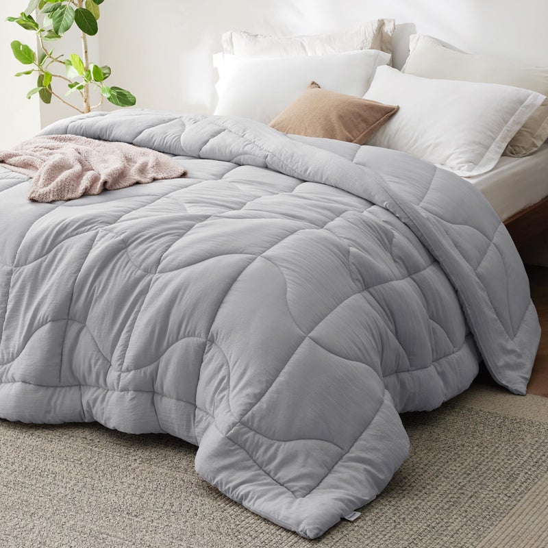 Bedsure Queen Comforter - Comforters Queen Size for All Season, Ultra-Soft Quilted Down Alternative Comforter Prewashed Duvet Insert, Blanket for Bed with 4 Tabs, Machine Washabl, Light Grey, 88x88 In - Image 1