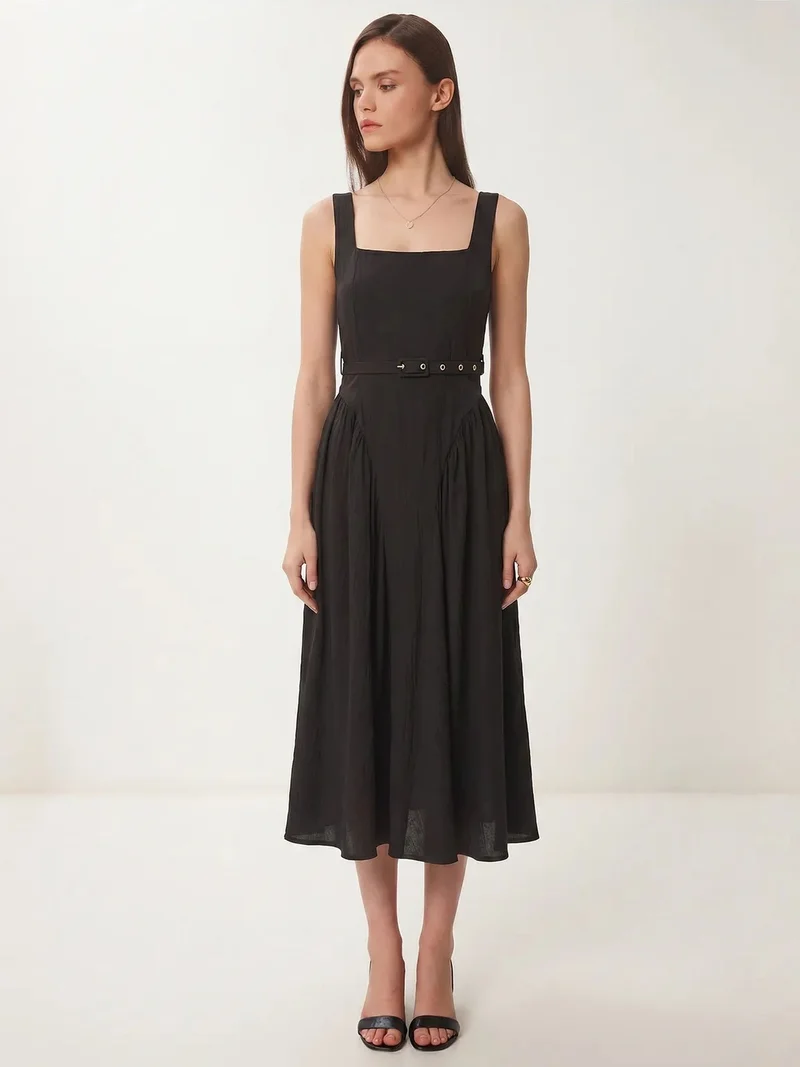 السعادة في إسطنبول ISTANBUL Belted Sleeveless Midi Dress