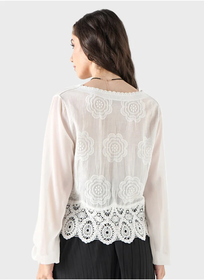 تواكستريمز Embroiderd V-Neck Top