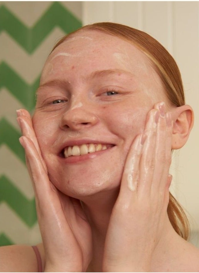 THE BODY SHOP Tea Tree Skin Clearing Facial Wash  - Image 3