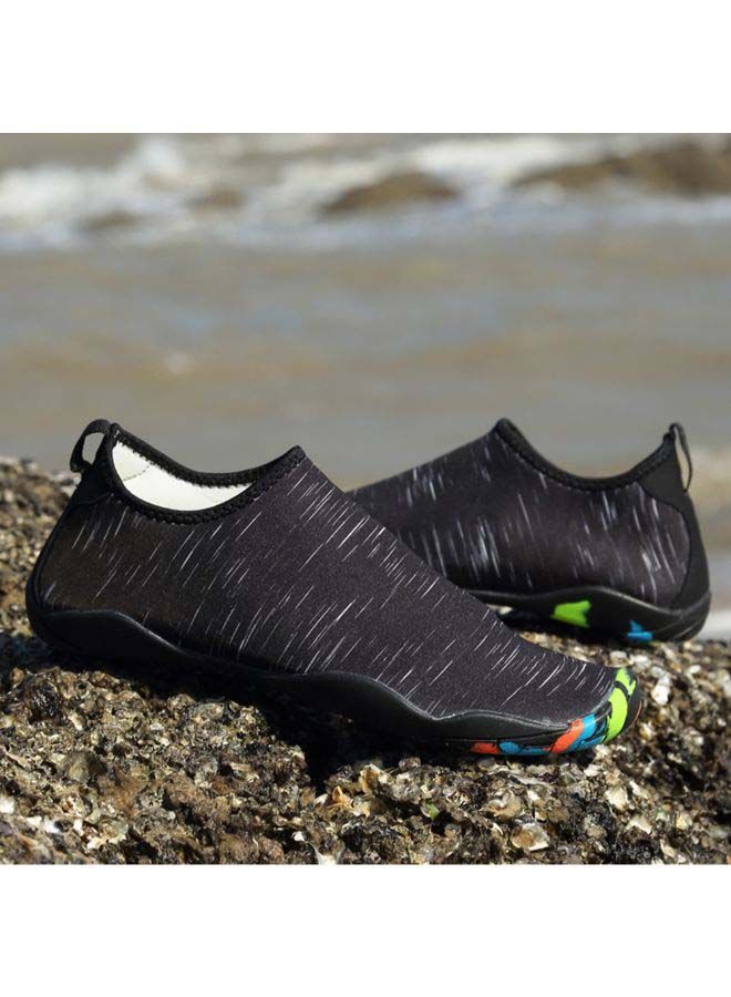 NIBEMINENT Pair Of Quick Dry Barefoot Water Shoes - Image 3