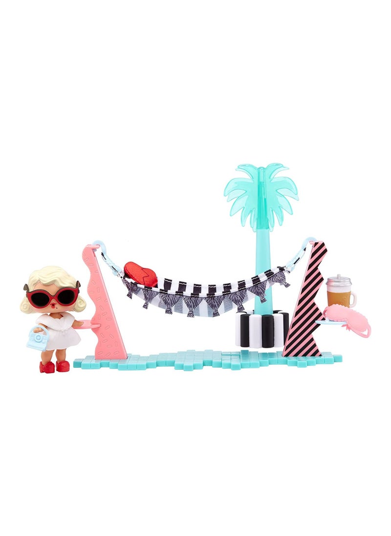 Lol Surpise - O.M.G. House of Surprises - Vacay Lounge Playset - Image 1