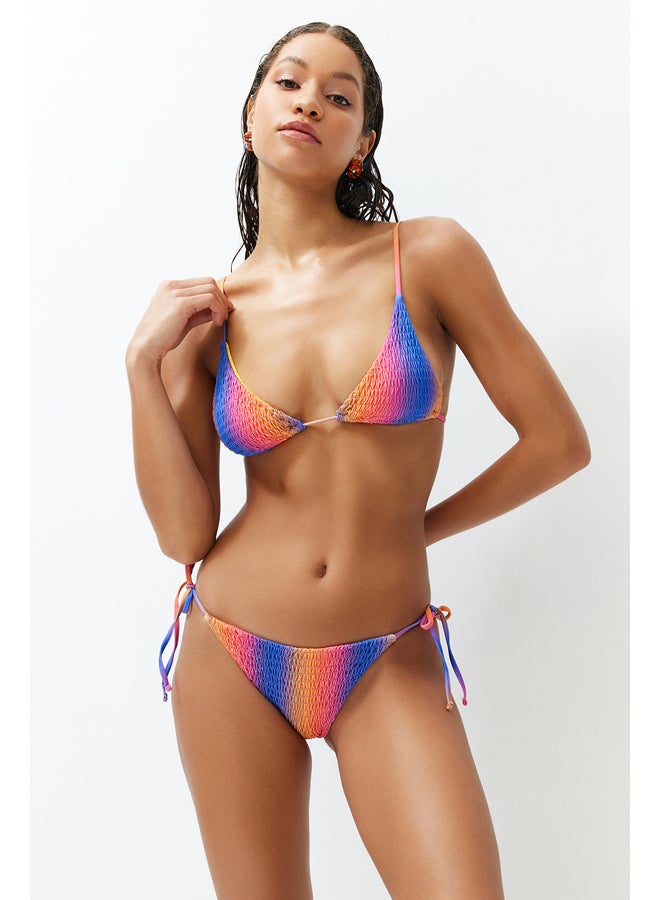 trendyol طقم بيكيني برازيلي بنمط مثلث متدرج اللون TBESS24BT00135  - Image 1