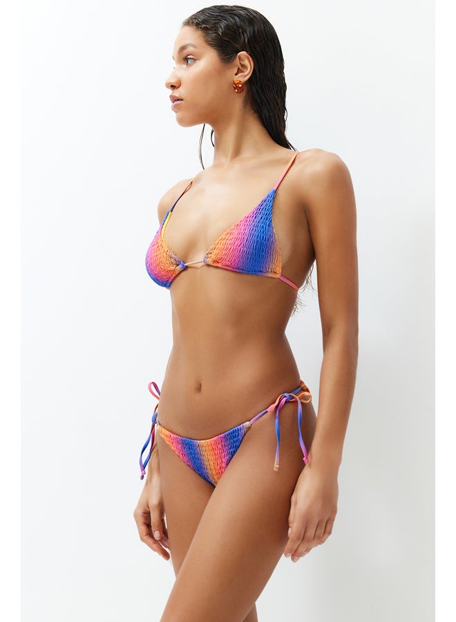 trendyol طقم بيكيني برازيلي بنمط مثلث متدرج اللون TBESS24BT00135  - Image 2