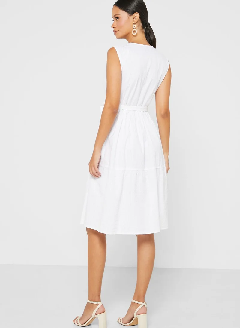 بيسز فستان بنمط لف