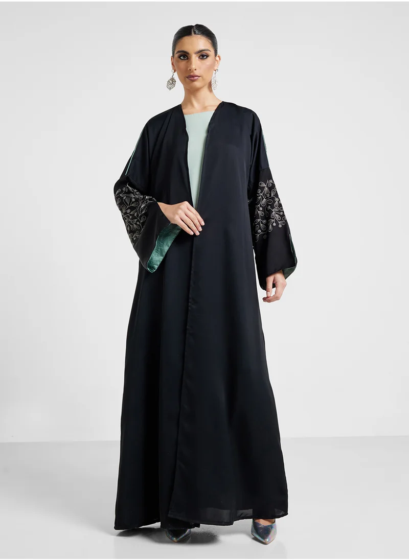 Khizana Embroidered Abaya With Sheila